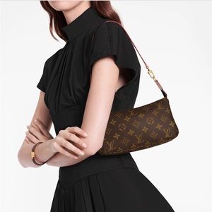 SOLD Louis Vuitton POCHETTE ACCESSOIRES Monogram